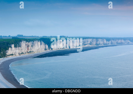 France, Normandie, Fécamp, augmentation de la vue sur la ville, au crépuscule. Banque D'Images