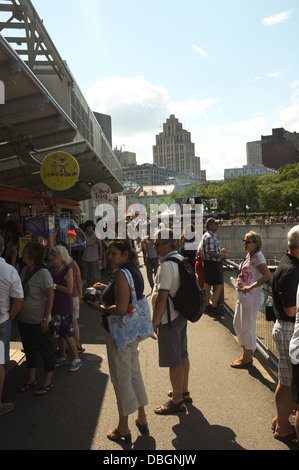 Les célébrations de la fête du Canada le long du front de mer à Montréal, Québec Banque D'Images