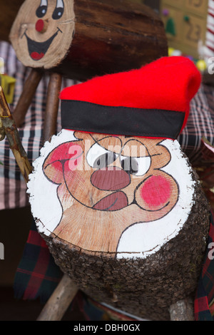 Tio de Nadal, les journaux de Noël traditionnel, Marché de Noël de Barcelone, Espagne Banque D'Images