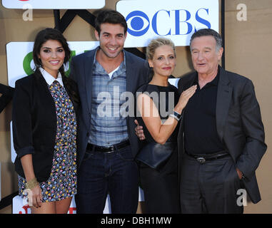 Los Angeles, Californie, USA. 29 juillet, 2013. Amanda Setton, James Wolk, Sarah Michelle Gellar & Robin William arrive pour le CBS, Showtime et la CW 2013 Stars d'été annuel de travail à l'hôtel Beverly Hilton. Credit : Lisa O'Connor/ZUMAPRESS.com/Alamy Live News Banque D'Images