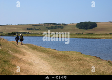 À la suite de la South Downs Way près de Exceat, East Sussex, Royaume-Uni Banque D'Images