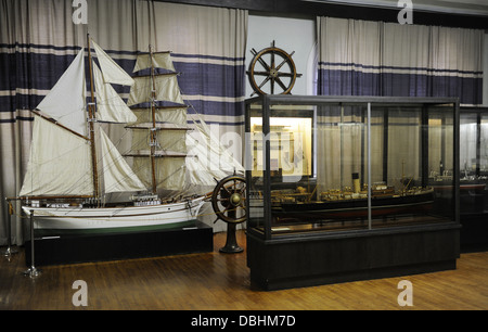 Chambre dédiée à la navigation. Maquettes de bateaux. Musée d'histoire et de la navigation. À l'intérieur. Riga. La Lettonie. Banque D'Images