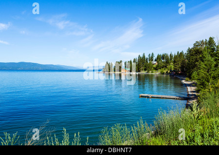 Vue sur le Lac Flathead à partir de la rive est de l'autoroute 35, Montana, USA Banque D'Images