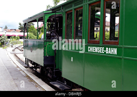 Le Chiemsee-bahn Train touristique à vapeur, Chiemsee Prien, Chiemgau Haute-bavière Allemagne Europe Banque D'Images