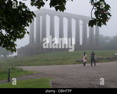 Matin brumeux Calton Hill Banque D'Images