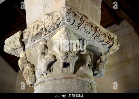 Sculptures en pierre sculptée à l'église Santa Maria Assunta à Toano Italie sur la Mathilde de Canossa promenades dans les collines de Reggio Emilia Banque D'Images