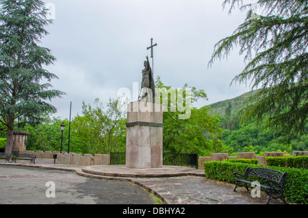 Le roi Pelayo (Christian roi des Asturies) dans Covadonga,Asturies Banque D'Images