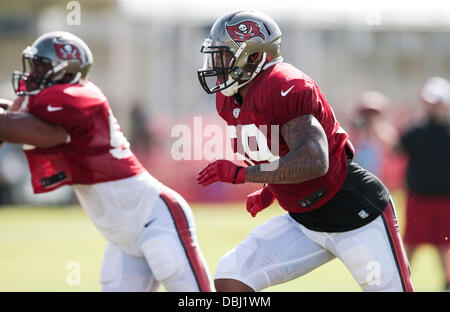 Tampa, Floride, USA. 31 juillet, 2013. Vous VRAGOVIC | fois .Mason Foster (59) au cours de la Tampa Bay Buccaneers un camp d'entraînement à Buc le mercredi 31 juillet 2013. Credit : Vragovic/Tampa Bay Times/ZUMAPRESS.com/Alamy Live News Banque D'Images