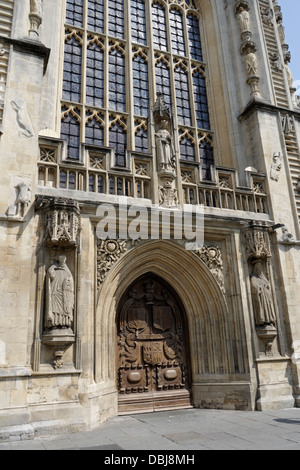 Entrée de l'abbaye de Bath. Église du centre-ville anglais. Angleterre Royaume-Uni. Architecture du patrimoine mondial Banque D'Images