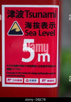 Panneau d'avertissement de tsunami, Ishigaki Island, Okinawa, Japon Banque D'Images