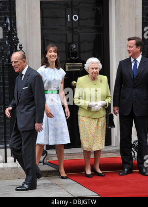 David Cameron, Samantha Cameron, le duc d'Édimbourg et La Reine, le duc d'Édimbourg le 90e anniversaire - réception de Downing Street London, England - 21.06.11 Banque D'Images