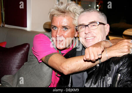 Steve Strange et Holly Johnson célébrités assister au 52ème anniversaire à Mare Moto sur Kings Road à Londres, Angleterre - 22.06.11 Banque D'Images