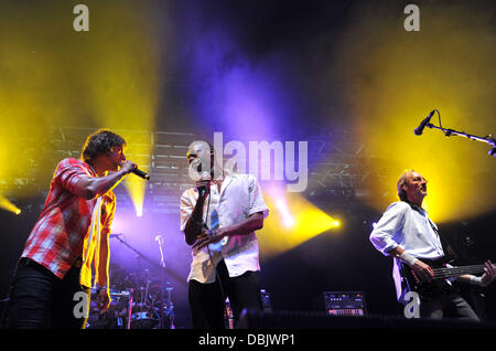 Mike Rutherford, Andrew Roachford et Tim Howar de Mike et de la Mécanique au Hard Rock appelant tenu à Hyde Park - Jour 3. Londres, Angleterre - 26.06.11 Banque D'Images