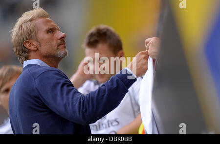 Dresde, Allemagne. 31 juillet, 2013. L'entraîneur-chef de Hambourg Thorsten Fink est représenté au cours de sa correspondance entre SG Dynamo Dresde et Hambourg SV à gluecksgas stadium à Dresde, Allemagne, 31 juillet 2013. Photo : Thomas Eisenhuth/dpa/Alamy Live News Banque D'Images