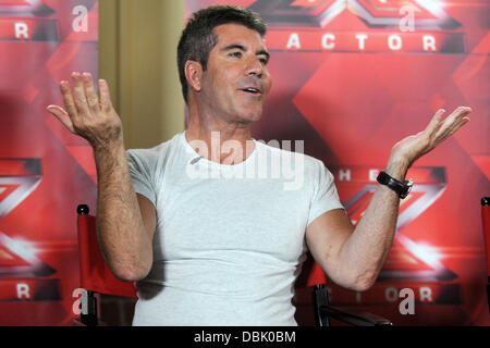 Simon Cowell fréquente l 'The X Factor' Juges conférence de presse au Nassau Veterans Memorial Coliseum le 20 juin 2013 à Uniondale, New York. Banque D'Images