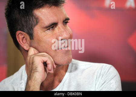 Simon Cowell fréquente l 'The X Factor' Juges conférence de presse au Nassau Veterans Memorial Coliseum le 20 juin 2013 à Uniondale, New York. Banque D'Images