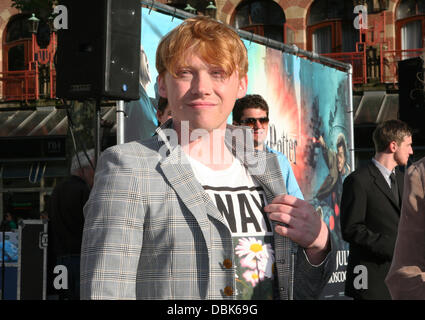 Les acteurs de Harry Potter Rupert Grint Rupert Grint et James et Oliver Phelps ouvrir une exposition de photos de Harry Potter à Rembrandtplein Amsterdam, Holland - 30.06.11 Banque D'Images