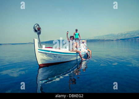 La Croatie, Dalmatie, jeunes dans un bateau, de détente Banque D'Images