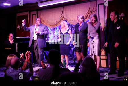 Neil Berg, Lawrence Clayton, Rita Harvey, Rob Evan, Luba Mason et William Michals soirée d'ouverture de 'Berg et Broadway : Échec au spectacle de Broadway et le théâtre des chansons de Neil Berg à Feinstein's au Loews Regency Hotel - New York City, USA - 05.07.11 Banque D'Images