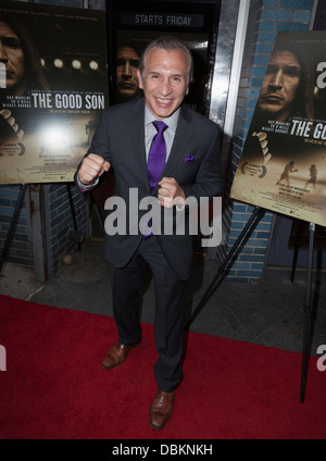 NEW YORK - 31 juillet : Boxer Ray "Boom Boom" Mancini participe à "Le bon fils" au village Cinéma de dépistage Banque D'Images