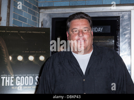 NEW YORK - 31 juillet : acteur Steven Schirripa assiste à "Le bon fils" au village de dépistage du cinéma le 31 juillet 2013 à New York City Banque D'Images