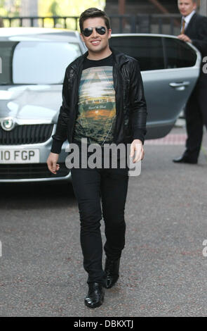 Joe McElderry en dehors des studios ITV de Londres, Angleterre - 11.07.11 Banque D'Images