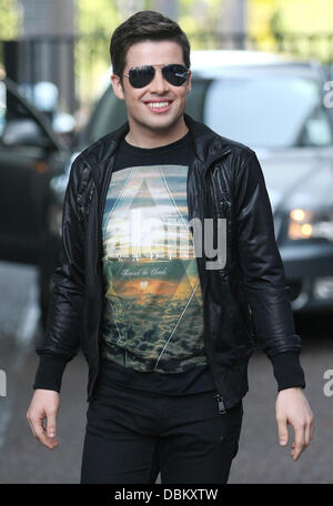 Joe McElderry en dehors des studios ITV de Londres, Angleterre - 11.07.11 Banque D'Images