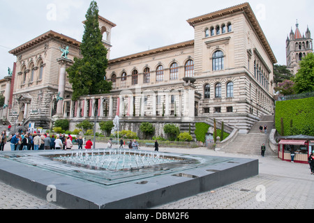 Le Palais de Rumine, Lausanne Art Museum avec fontaine en face, Suisse, Europe Banque D'Images