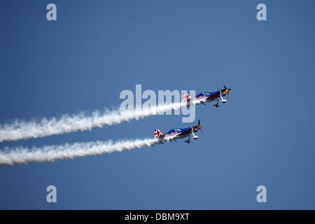 Red Bull Matadors volant à la 2013 Sunderland International Airshow. Banque D'Images