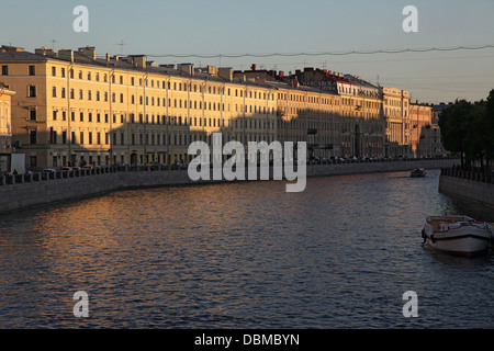 Vue sur la rivière Fontanka depuis la perspective Nevsky, Saint-Pétersbourg Banque D'Images