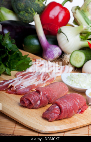 Deux matières escalopes de veau et d'autres ingrédients Banque D'Images