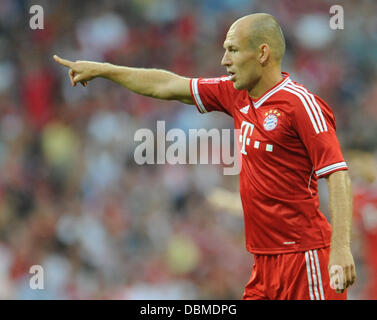 Munich, Allemagne. 06Th Aug 2013. La Munich Arjen Robben au cours de gestes à la l'Audi Cup soccer match final FC Bayern Munich vs Manchester City FC à l'Allianz Arena de Munich, Allemagne, 01 août 2013. Photo : Andreas Gebert/dpa/Alamy Live News Banque D'Images