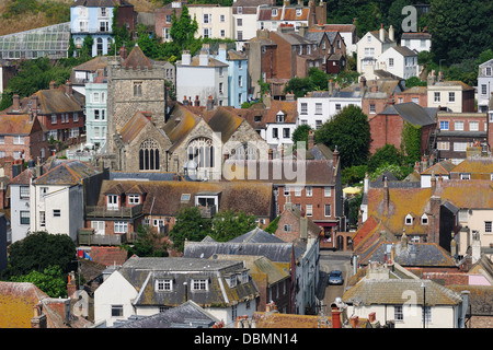 Vue panoramique sur les bâtiments de la vieille ville de Hastings, dans le sud-est de l'Angleterre, depuis East Hill Banque D'Images