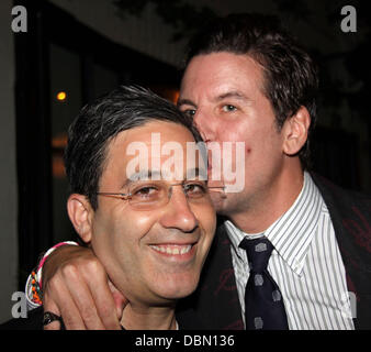 Jason Weinberg et Peter Davis le magazine Avenue célèbre Byrdie Bell's couvrir avec une partie à l'Gramercy Park Hotel Londres, Angleterre - 19.07.11 Banque D'Images