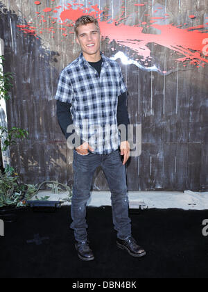 Chris Zylka 'Shark nuit 3D' photo op tenue à Petco Park. Los Angeles, Californie - 20.07.11 Banque D'Images