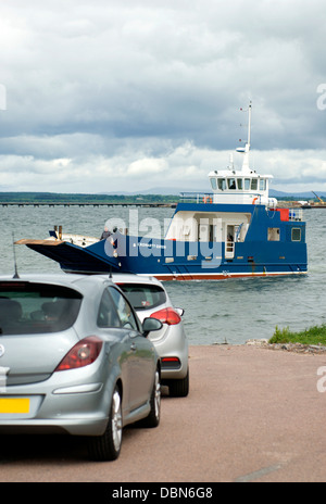 Le traversier Queen Cromarty qui traverse l'entrée de l'Estuaire de Cromarty Cromarty et Nigg entre dans l'Ecosse du nord Banque D'Images