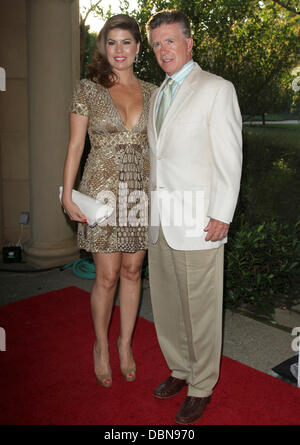 Alan Thicke (R) et petite amie Tanya Callau 13e Conférence annuelle des soins de conception au bénéfice de l'Fondation HollyRod tenue à La Résidence Marciano Los Angeles, Californie - 23.07.11 Banque D'Images