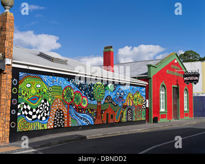 Dh KAWAKAWA Nouvelle-zélande Arty colorés ville bâtiment du musée du charbon et wall mural Banque D'Images