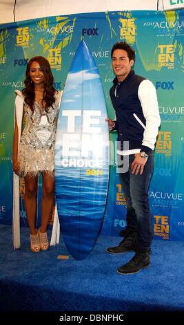 Michael Trevino et Katerina Graham 2011 Teen Choice Awards qui a eu lieu au Gibson Amphitheatre - Salle de presse Universal City, Californie - 07.08.11 Banque D'Images