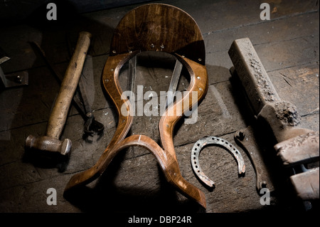 Variété d'outils de forgeron, Landshut, Bavière, Allemagne Banque D'Images