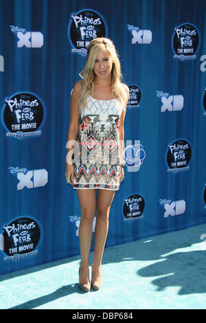 Ashley Tisdale Hollywood Première du Disney Channel Original Movie, 'Phineas et Ferb : à travers la 2ème Dimension' qui s'est tenue à l'El Capital Theatre Hollywood, Californie - 03.08.11 Banque D'Images