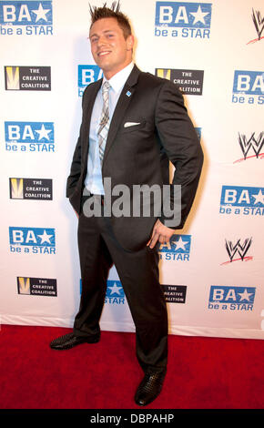 Mike Mizanin de WWE SummerSlam Kickoff Party à l'Andaz Hôtel Los Angeles, Californie - 11.08.11 Banque D'Images