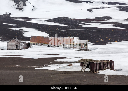 Vestiges de la baleine abandonnée dans la station Port Foster, Deception Island, Îles Shetland du Sud, l'Antarctique, régions polaires Banque D'Images