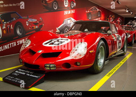 Ferrari 250 GT sur l'affichage au Musée Ferrari (musée ferrari) en Italie Banque D'Images