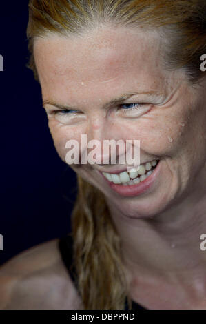 Barcelone, Espagne. 09Th Aug 2013. Britta Steffen de l'Allemagne après l'amiles women's 100m nage libre lors de la 15ème aux Championnats du Monde de Natation FINA au Palau Sant Jordi Arena de Barcelone, Espagne, 02 août 2013. Foto : David Ebener/dpa/Alamy Live News Banque D'Images