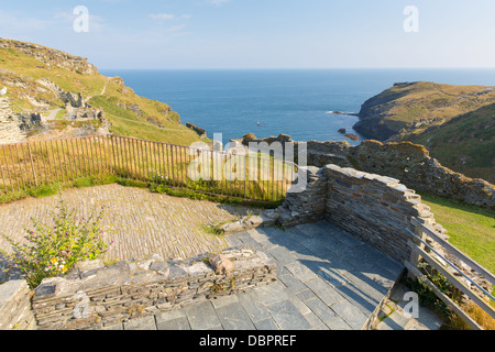 Château de Tintagel une fortification normande à Cornwall on croit être le berceau du Roi Arthur Banque D'Images