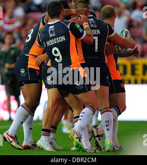 Wigan, UK. 09Th Aug 2013. Greg Eden de Hull KR célèbre sa essayez en Rugby Super League entre Wigan Warriors fixture et Hull Kingston Rovers du DW Stadium. Credit : Action Plus Sport/Alamy Live News Banque D'Images