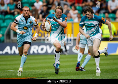 Northampton, Royaume-Uni. 09Th Aug 2013. Joel HODGSON de Newcastle Falcons durant la J.P.Morgan Premiership Rugby 7's Groupe B à partir de la jambe de qualification Franklin's Gardens. Score final : Newcastle Falcons 28-22 Northampton Saints. Credit : Action Plus Sport/Alamy Live News Banque D'Images