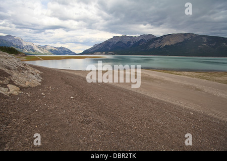 Appartements Lac Big Horn derrière un barrage, Alberta Banque D'Images