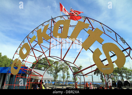 Go-karts signe à un circuit sur le lac Ontario à Toronto, Canada Banque D'Images